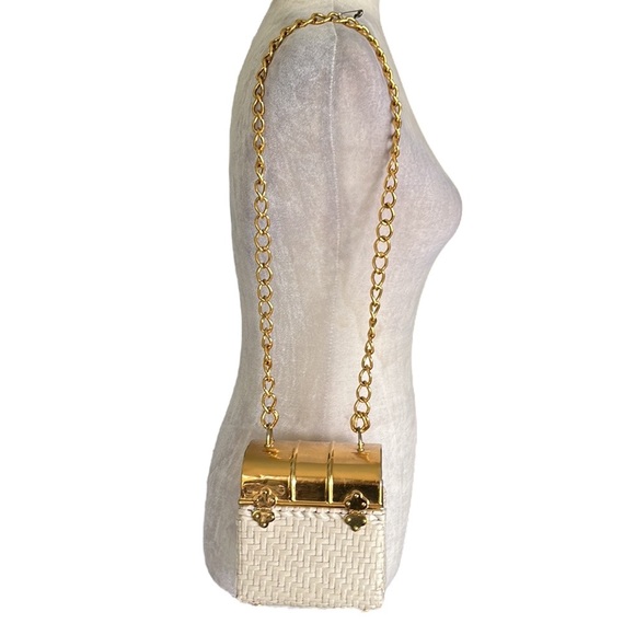 RARE Sacha Vintage White Wicker Straw Gold Curved Chain Strap Basket Box Purse - Picture 6 of 16